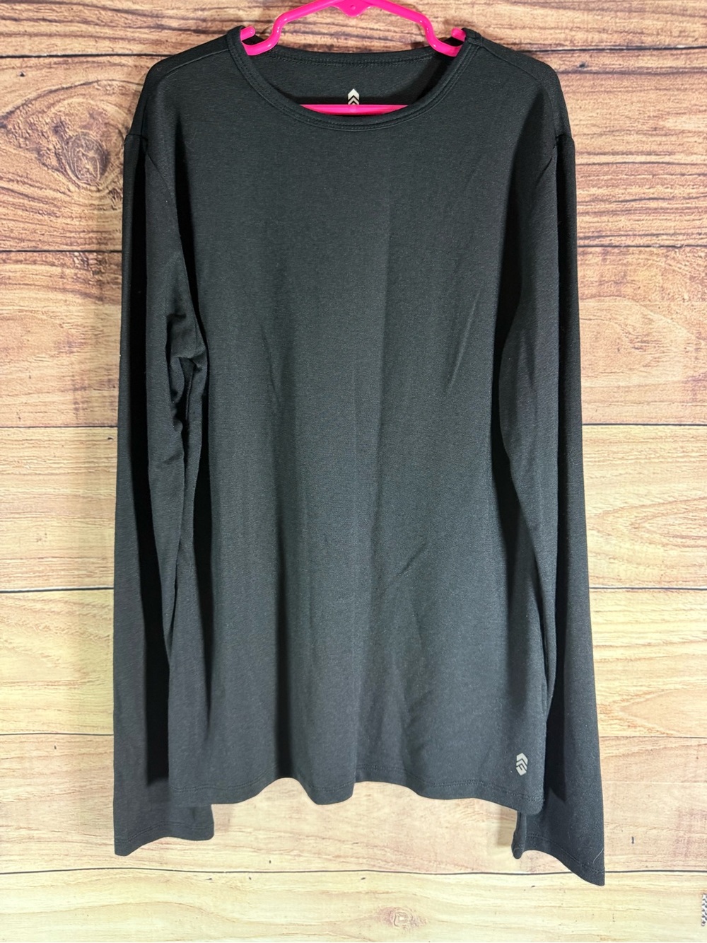 Free Country kids Black Long-Sleeve Crewneck Tee